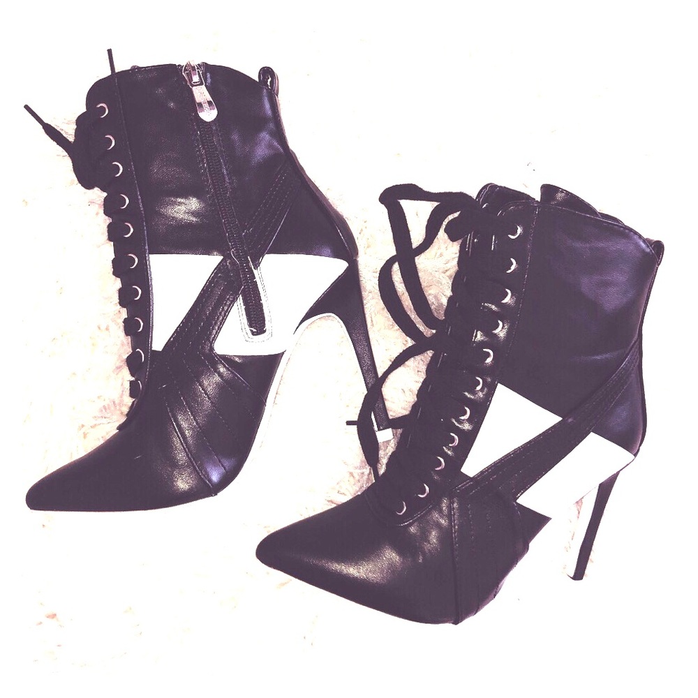 Sexy sneaker pumps